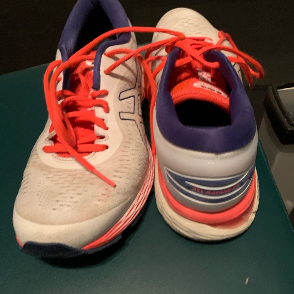 ASICS - Picture 3 of 4